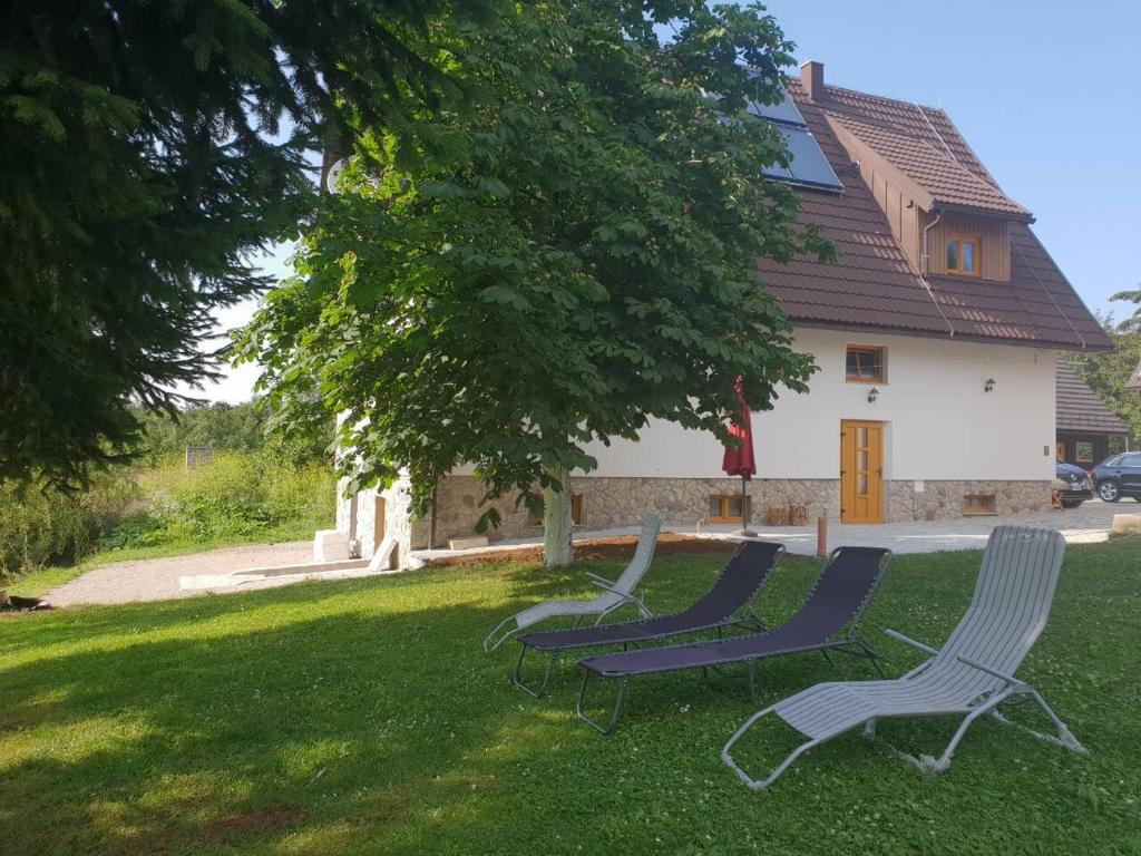 Vonkajšia záhrada v ubytovaní Rustic Inn River