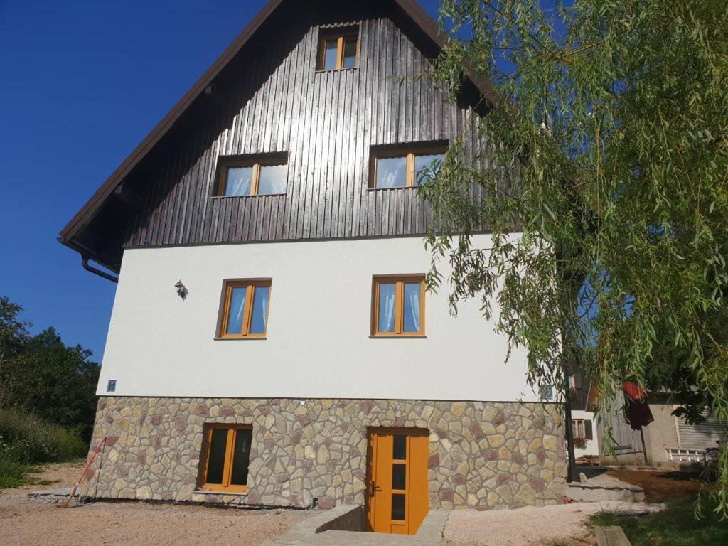 Budova, v ktorej sa penzión/hostinec nachádza