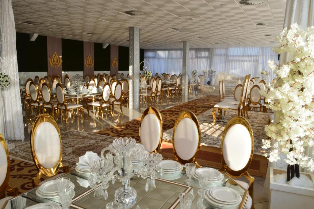 Restaurant o un lloc per menjar a Prestige Hotel & Spa