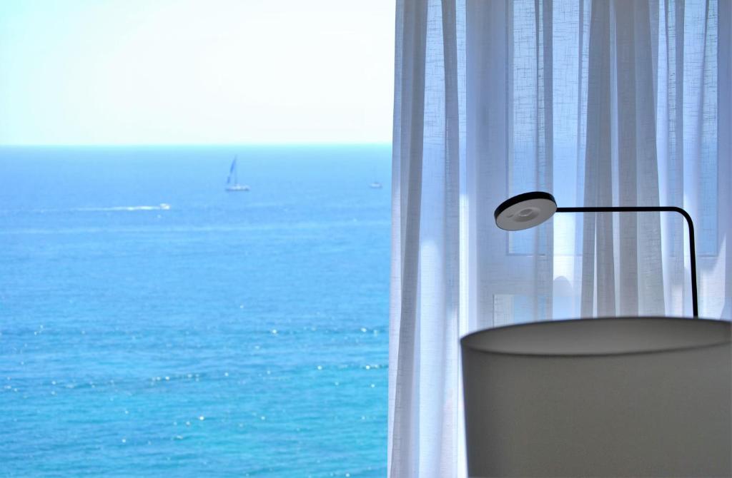 Apartamento con vistas al mar, Alicante – Precios ...