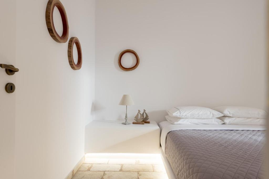 Letto o letti in una camera di Elia Residences Santorini