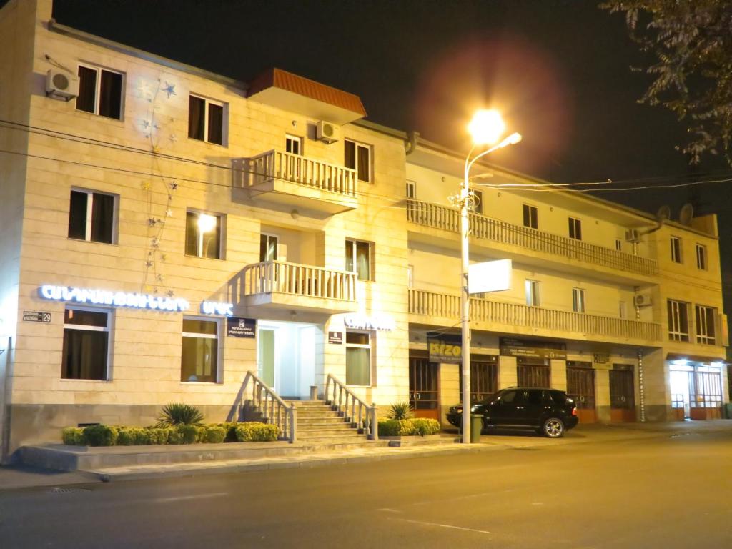 Budova, kde se hotel nachází