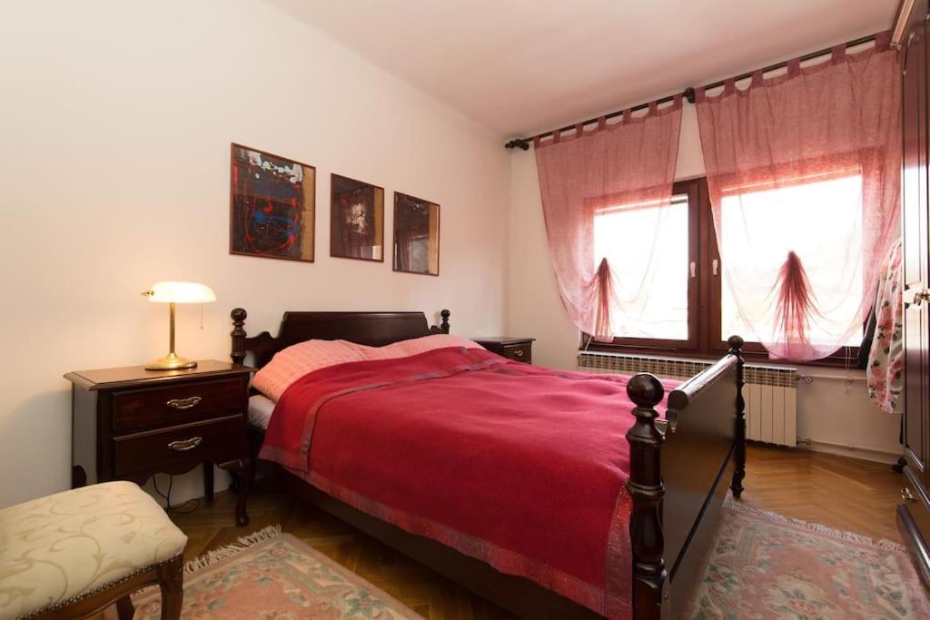 Old Town House in Sarajevo - Apartment With Terrace