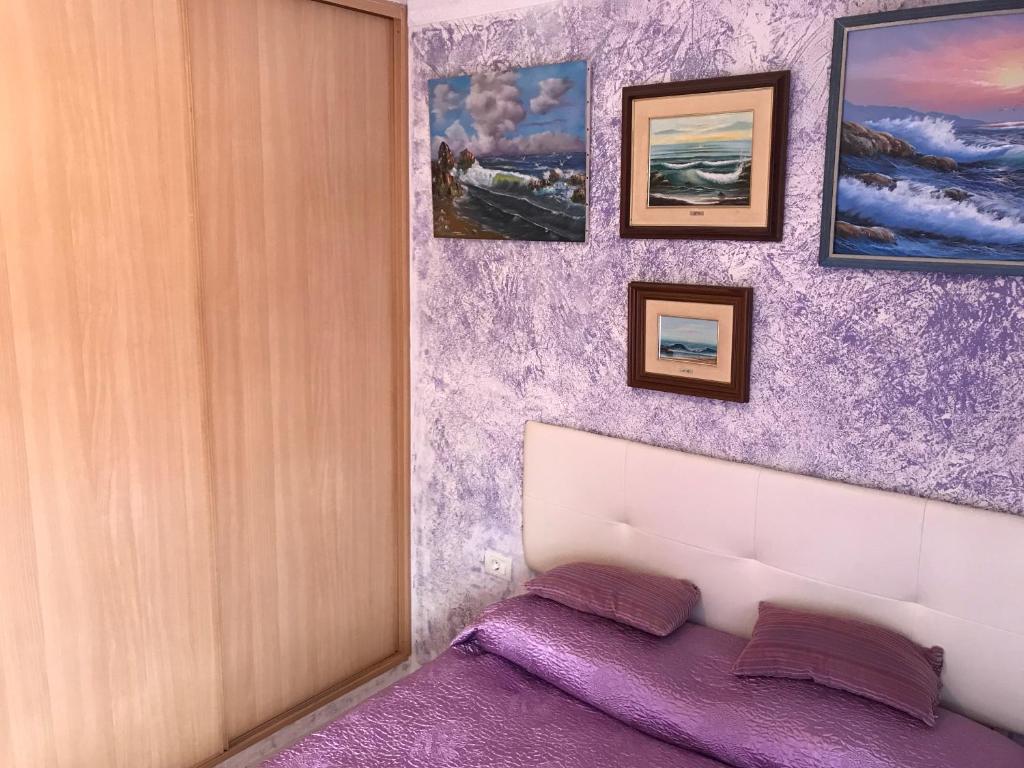 Postel nebo postele na pokoji v ubytování Rooms Complex "Cristimar", Los Cristianos
