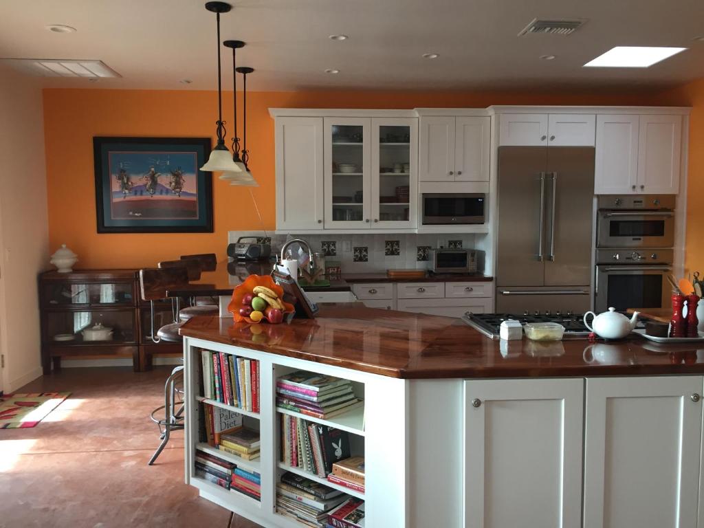 Kuchyň nebo kuchyňský kout v ubytování Casa Paloma B&B