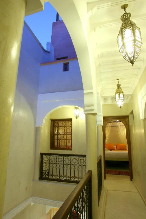 Postel nebo postele na pokoji v ubytování Riad CHERRATA