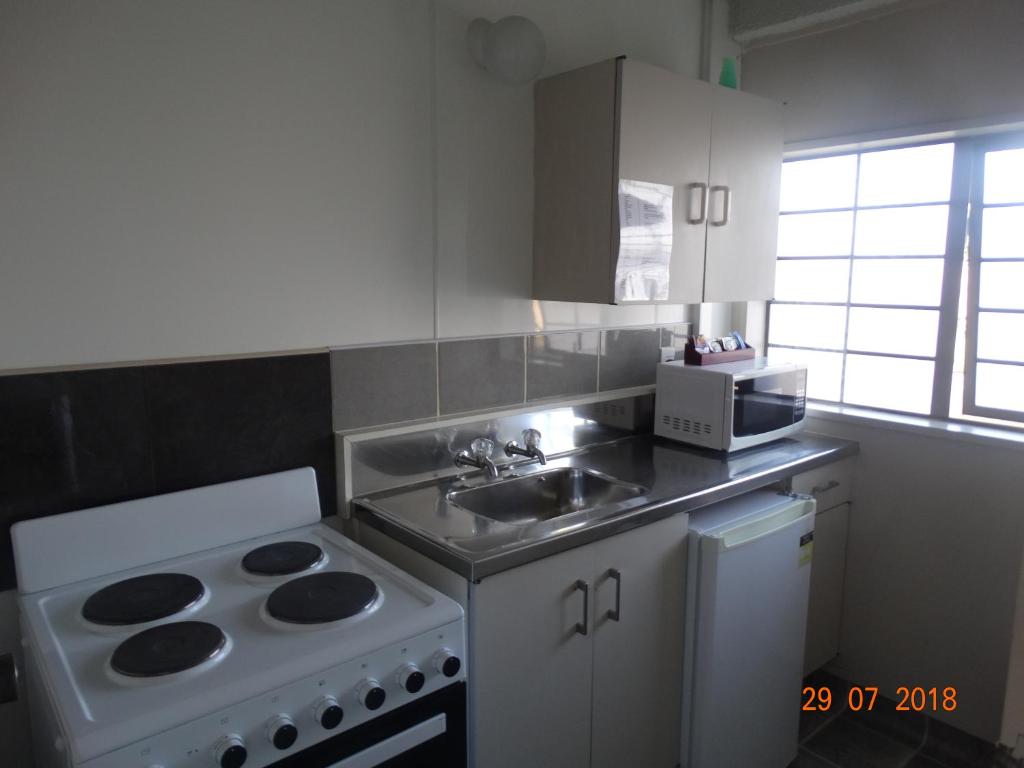 Ambassador Motel - Resim 18