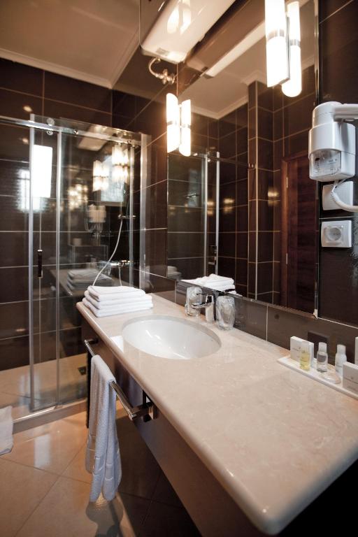 Manjež Centar - Deluxe Triple Room