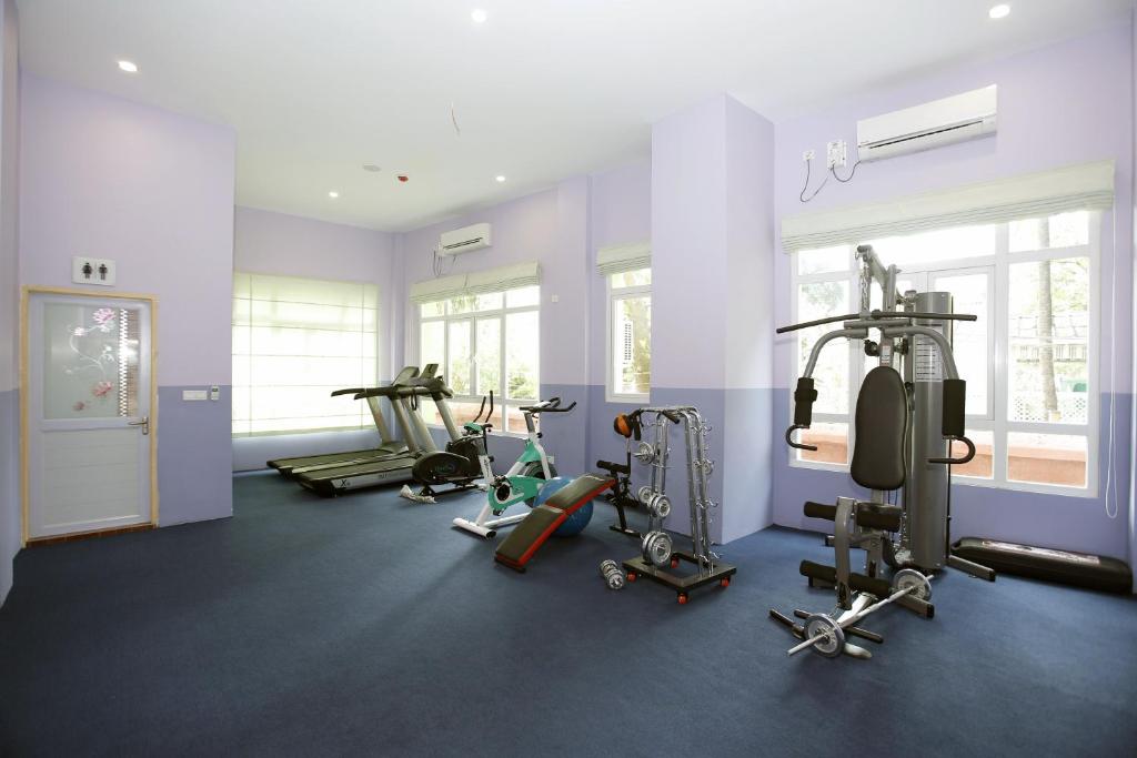 Fitness centrum a/nebo fitness zařízení v ubytování Virtue Highland Hotel