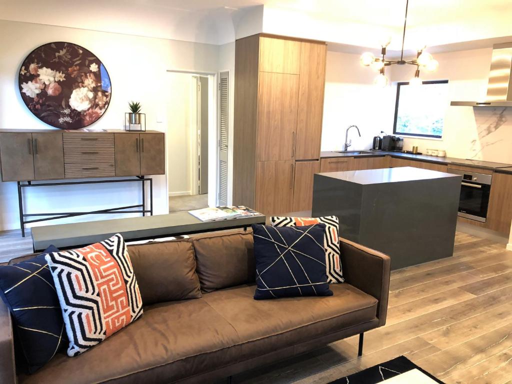 Luxury K-Lodge with Golf course view-Rotorua - Resim 14