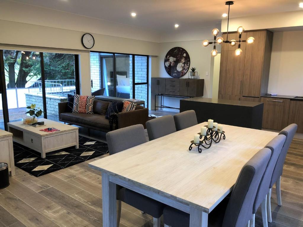 Luxury K-Lodge with Golf course view-Rotorua - Resim 27