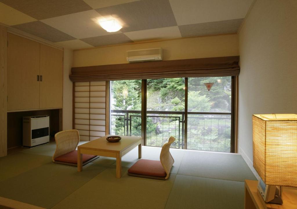 Hishino Onsen Tokiwakan - Standard Room With Tatami Area