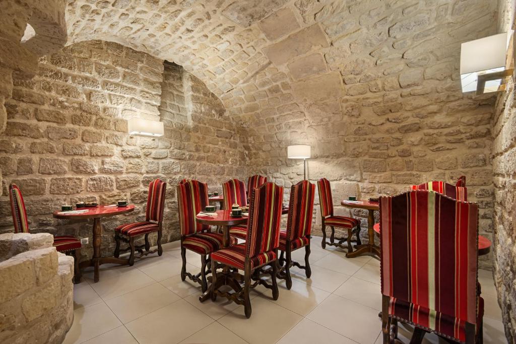 Hôtel Saint-Paul Rive-Gauche - Resim 25