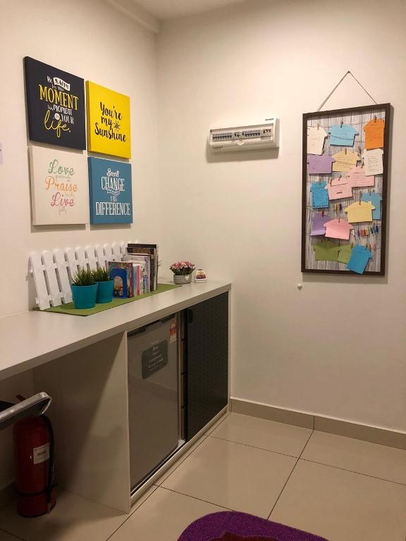 Köök või kööginurk majutusasutuses Buff Evo Soho Bangi Sentral with NETFLIX & WiFi