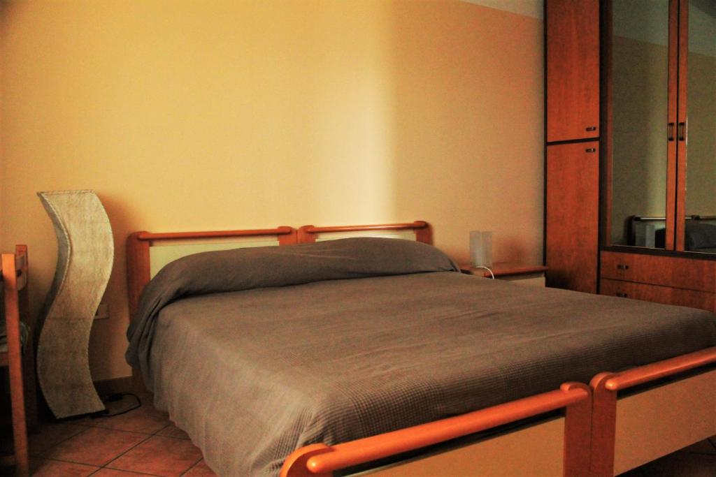 mansarda fiorita - Large Double Room