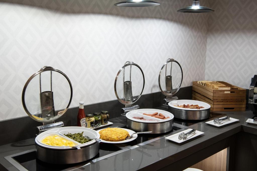 Catalonia Gran Vía Madrid - Resim 41