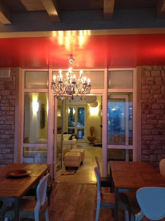 Posezení v ubytování Hotel Baia dei Pini