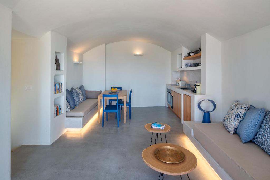 Halcyon Days Suites - 14