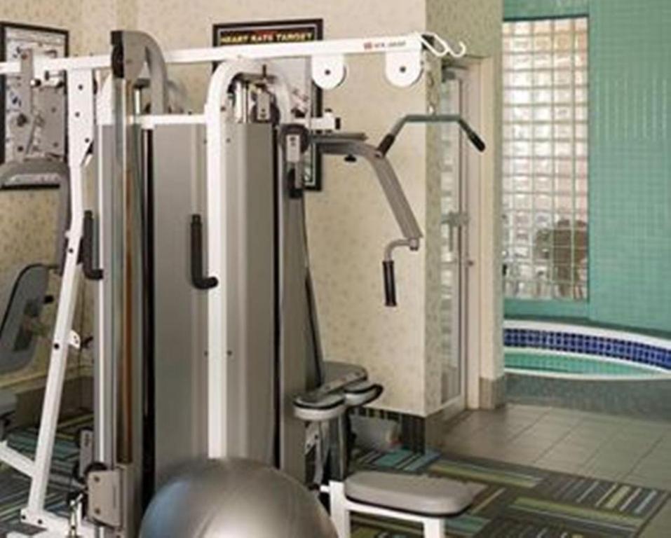 Fitness centrum a/nebo fitness zařízení v ubytování Inn At The Quay