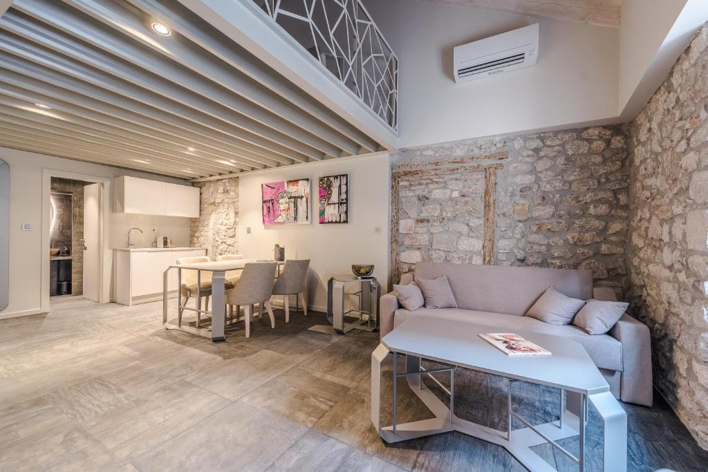 Posedenie v ubytovaní Alma Lofts
