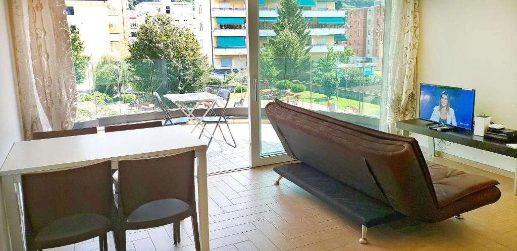 Roggia Apartments by Quokka 360 - central flats with parking space - Two-Bedroom Apartment