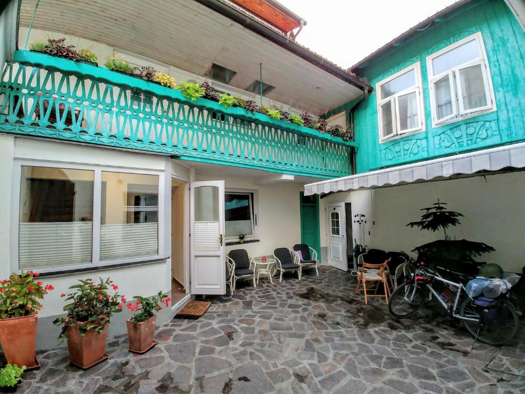Budova, kde se hotel nachází