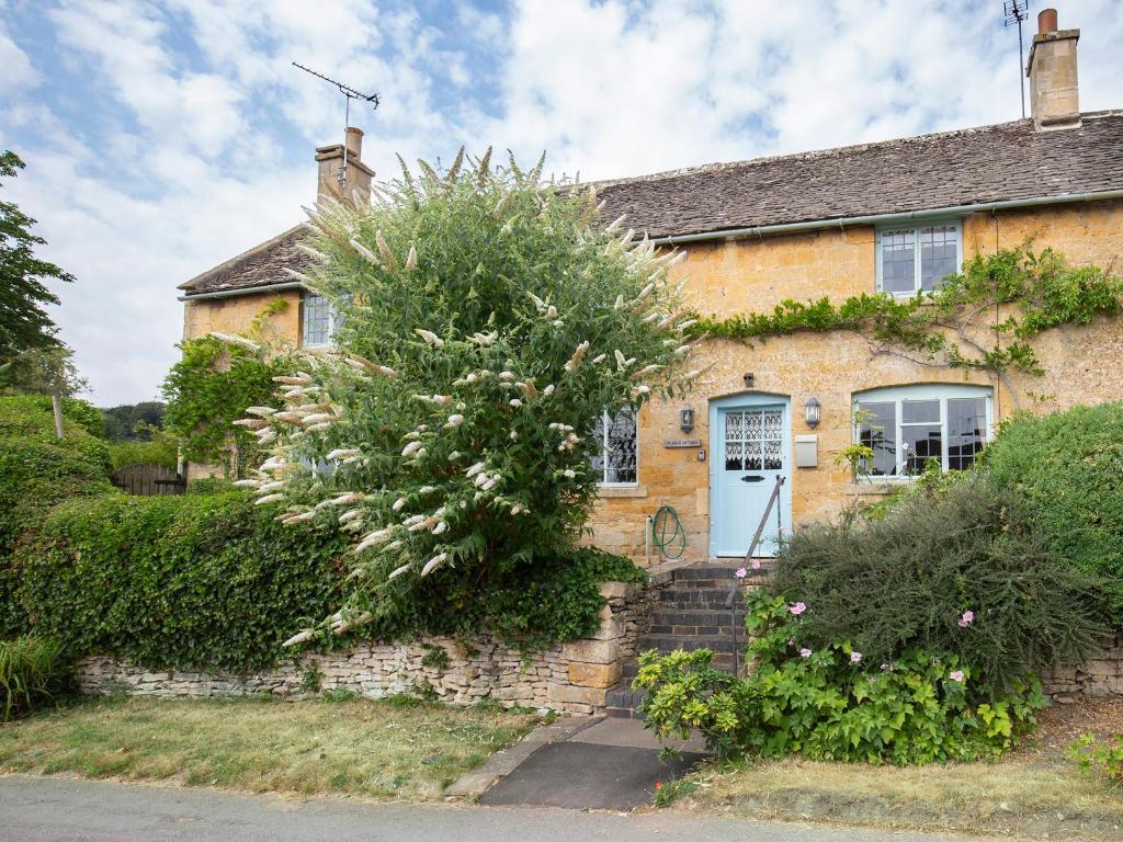 En have udenfor Pilgrim Cottage