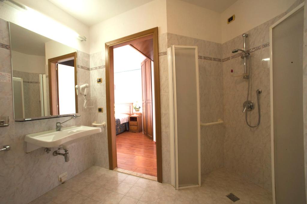 Koupelna v ubytování Albergo La Lanterna