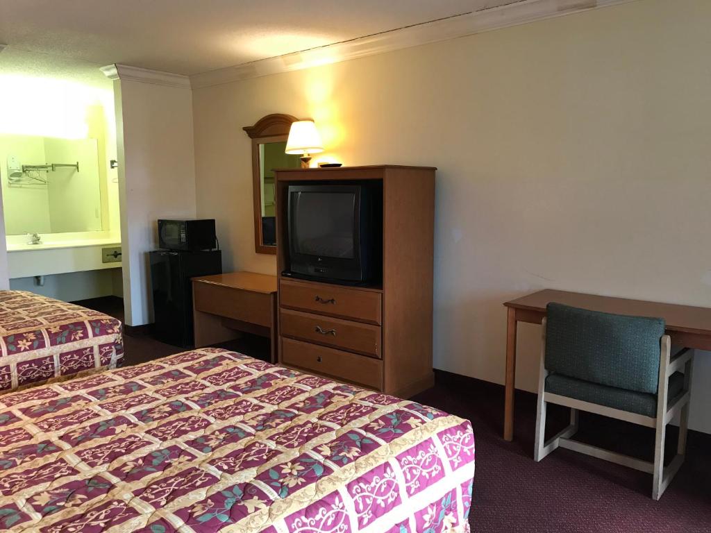 Bayfront Inn Biloxi - Double Room - Non-Smoking