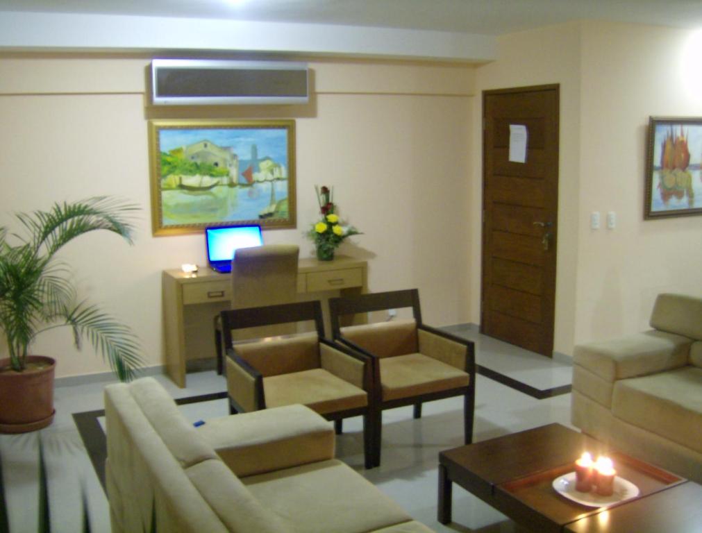  Don Limpone Hotel
