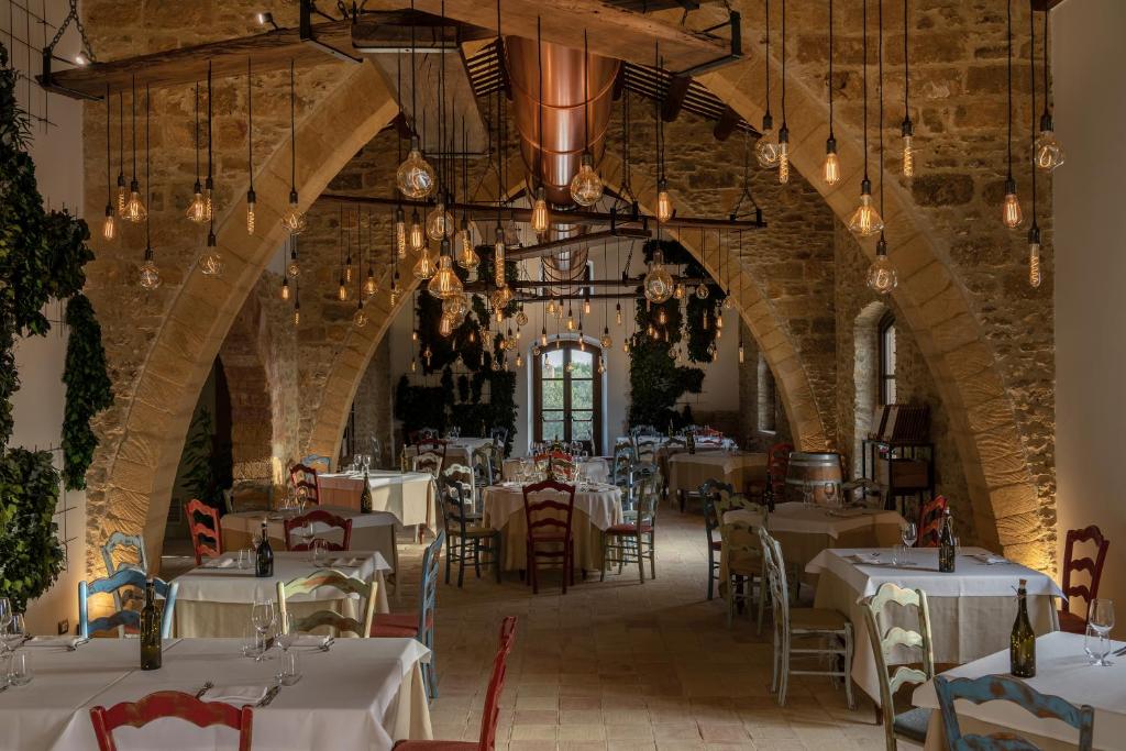 A restaurant or other place to eat at Momentum Wellness Bioresort
