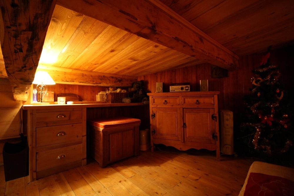 Kuchyň nebo kuchyňský kout v ubytování Appartement duplex de charme hyper centre à Val d'Isère