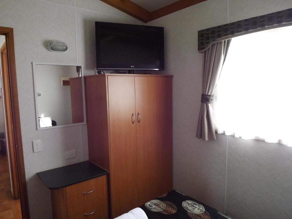 TV a/nebo společenská místnost v ubytování Ceduna Foreshore Caravan Park