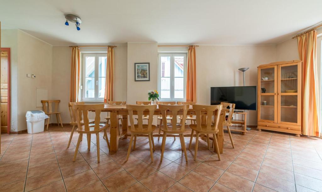 TV a/nebo společenská místnost v ubytování Appartement-Hotel-Anlage Tannenpark