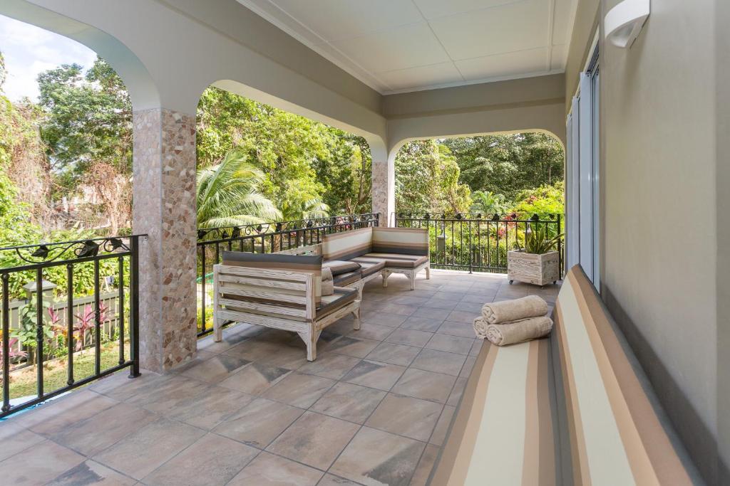 Balkón nebo terasa v ubytování Beau Vallon Villa Chalets