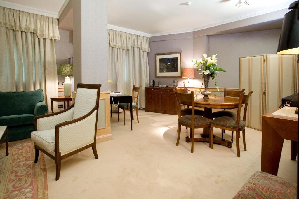 Hotel Palafox - Resim 18