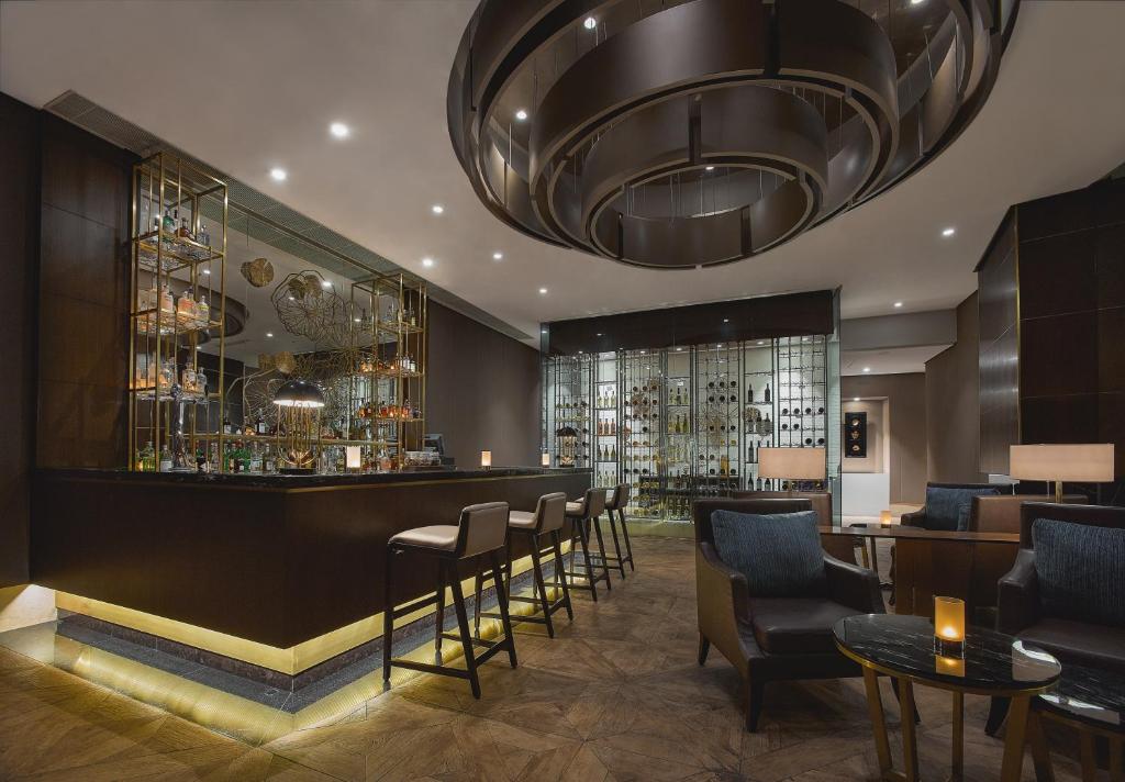 Lounge nebo bar v ubytování The Residences of The Ritz-Carlton Jakarta Pacific Place