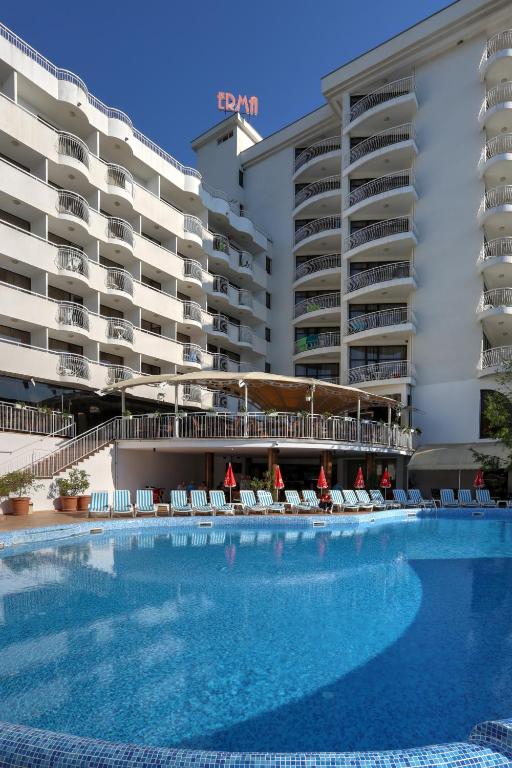 Bazén v ubytování Hotel Erma nebo v jeho okolí