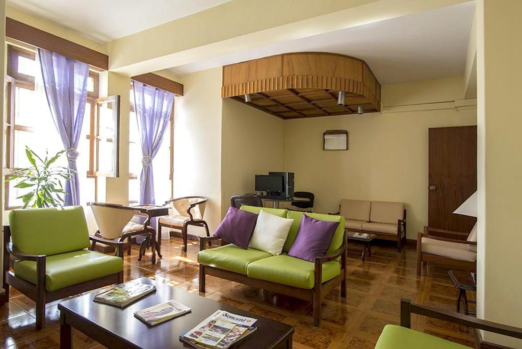 Posezení v ubytování Aparthotel Avenida