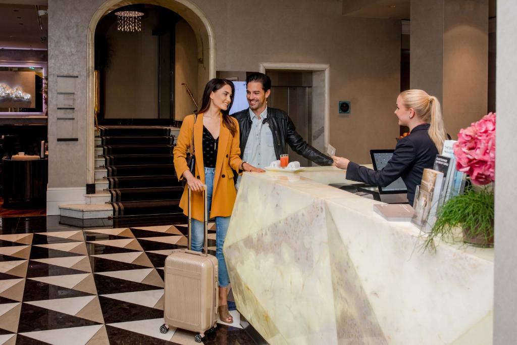 Hotel Schweizerhof Bern & Spa - Resim 10