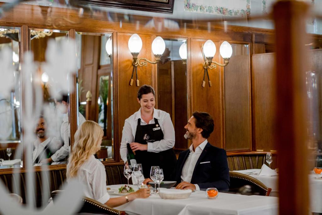 Hotel Schweizerhof Bern & Spa - Resim 42