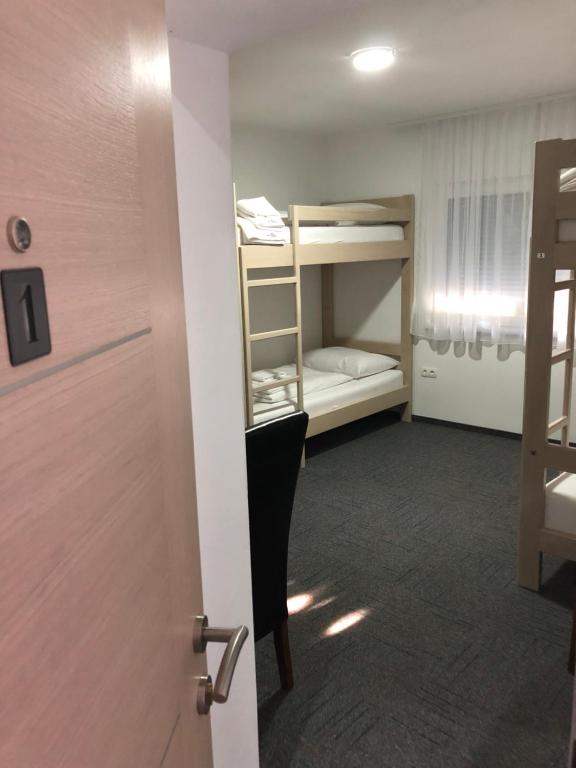 Hostel Mali Pariz - 6