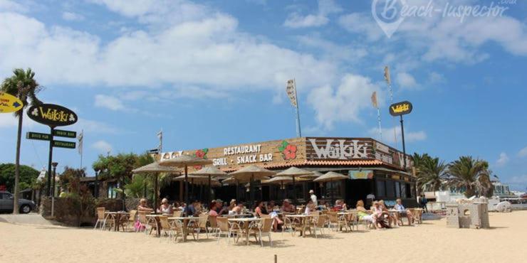 Restauracja lub miejsce do jedzenia w obiekcie The Ohana Beach Apartment