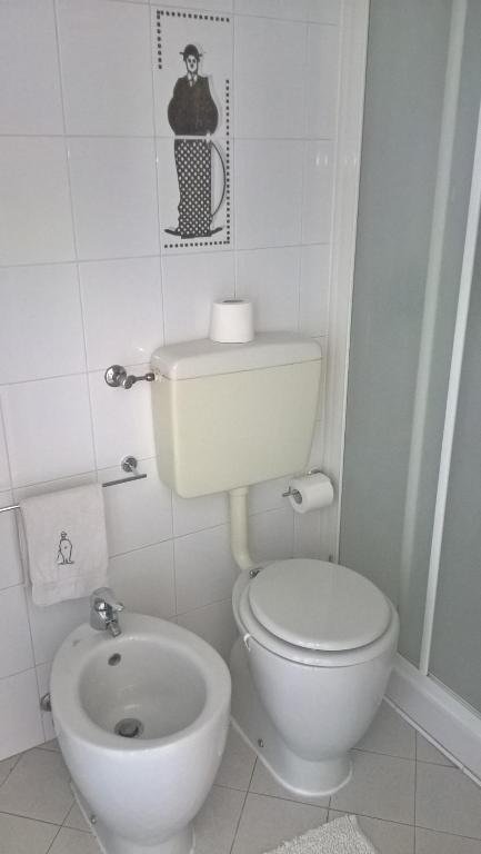 A bathroom at Charlie Chaplin
