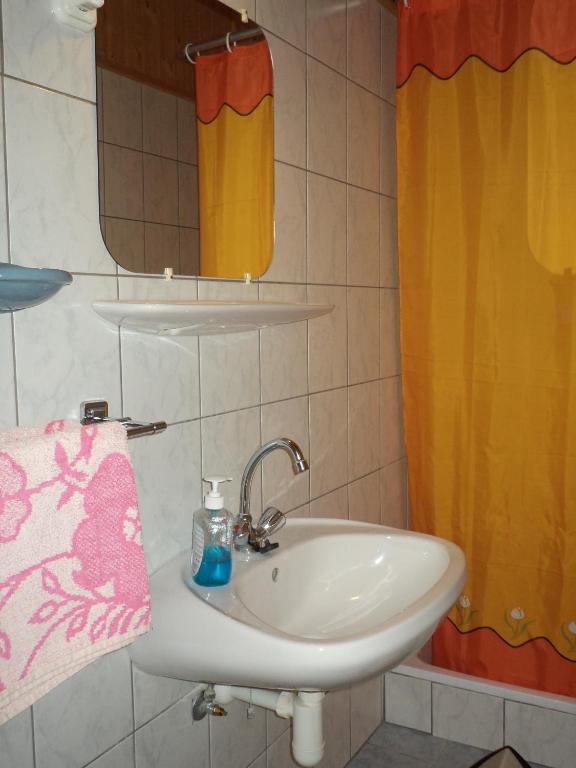 Koupelna v ubytování Herkules Panzió