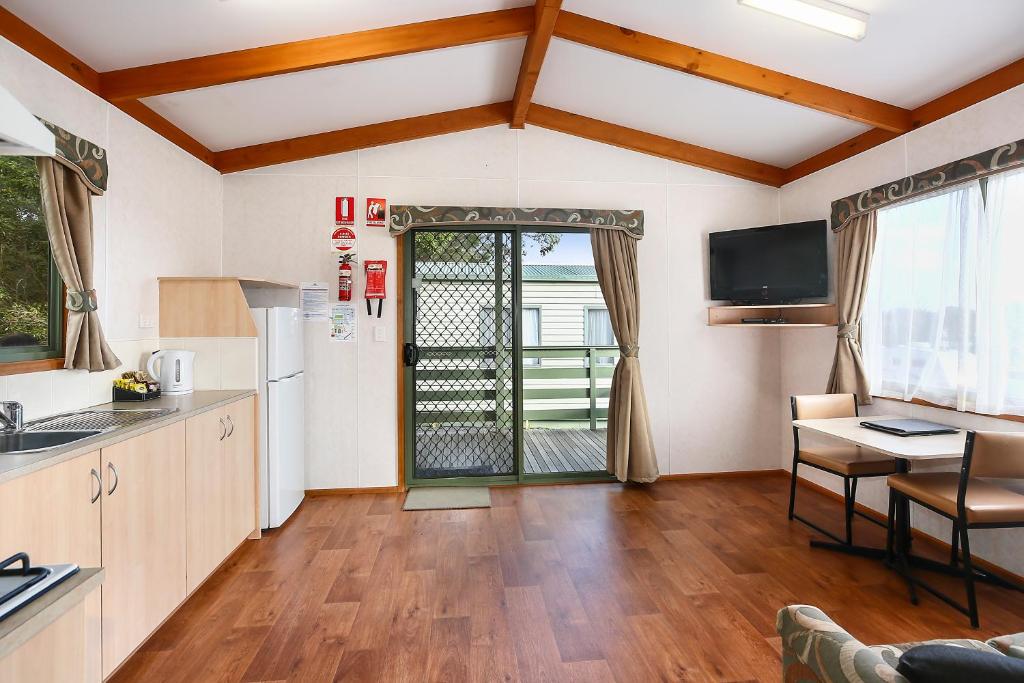 Kuchyň nebo kuchyňský kout v ubytování Enclave at Healesville Holiday Park