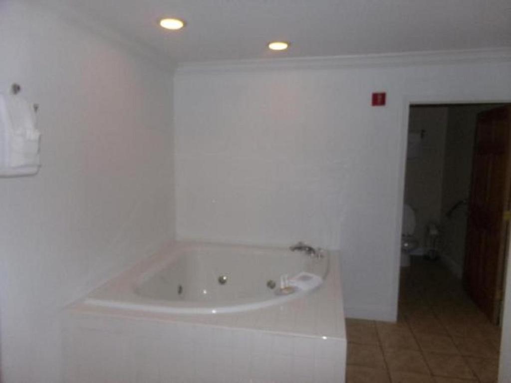Reagan Resorts Inn photo