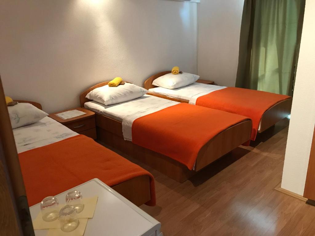 Postel nebo postele na pokoji v ubytování Room Ivana