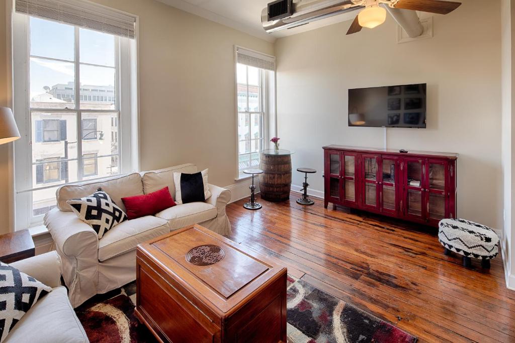 Best View on Broughton, Savannah (updated prices 2024)