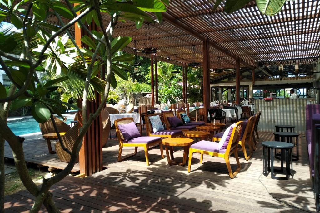 Bazén v ubytování Ocean Villas Hotel nebo v jeho okolí
